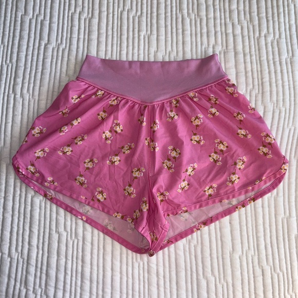 OFFLINE Women’s Floral Arie shorts | American Eagle | Athletic shorts | 2 Pair - Picture 3 of 5
